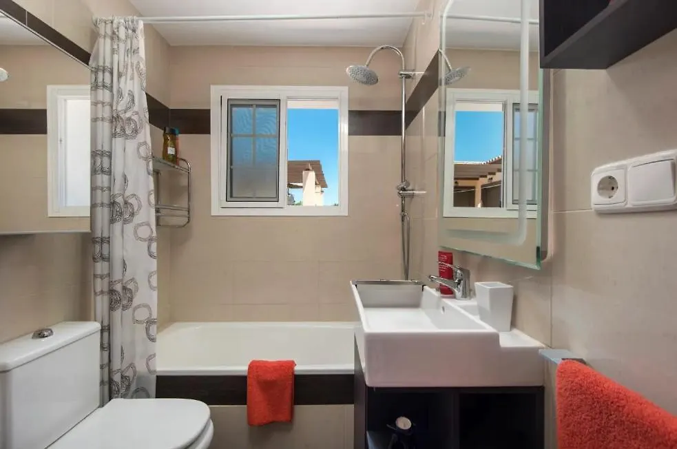 Villa Paraiso Torremolinos 0*,  İspanya
